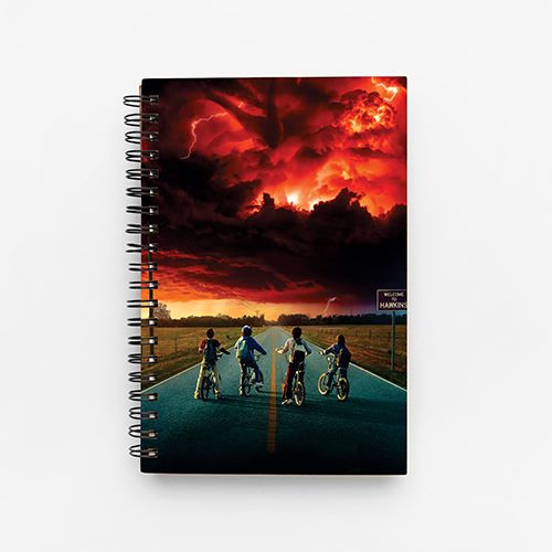 Caderno-Stranger-Things-2-Temporada-17.5-x-25-Frente-colorida-(4x0)-Caderno-STRANGER-THINGS-2-TEMPORADA